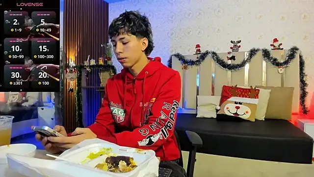 kaelwolf_tay from StripChat