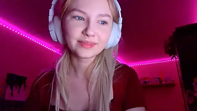 KarinRobertson from StripChat