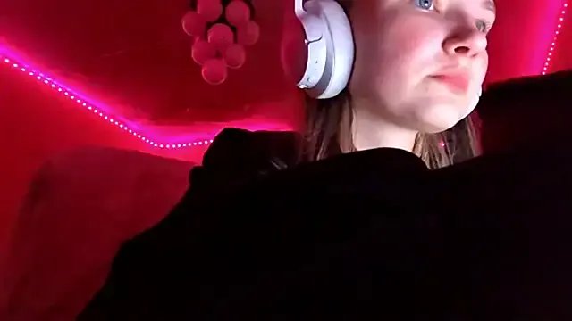 KarinRobertson from StripChat