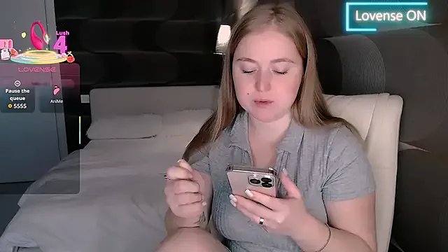 Kate_Moan from StripChat