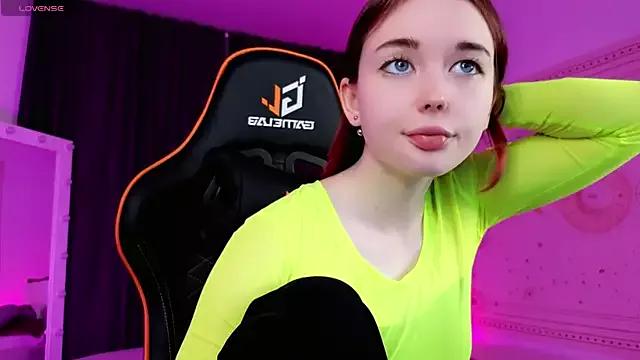 Naked Room Kiara_Dream 