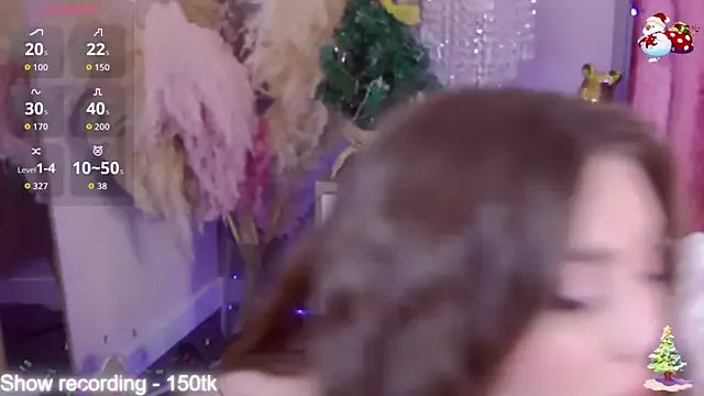 KiraBarlows from StripChat