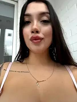 Kiss_Lissa from StripChat