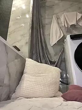 Kitty_Kisss from StripChat