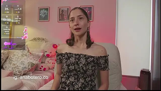 KittyAna from StripChat