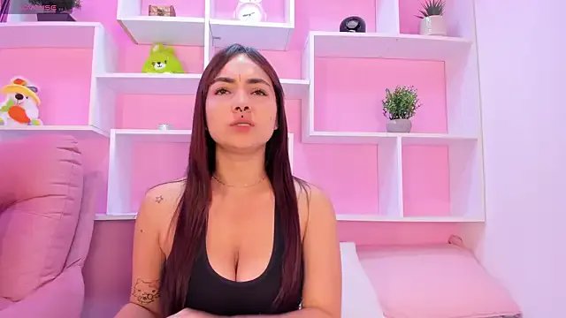 kittyMelvis from StripChat