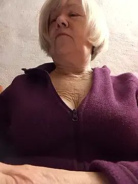 KlaudiaDarling from StripChat