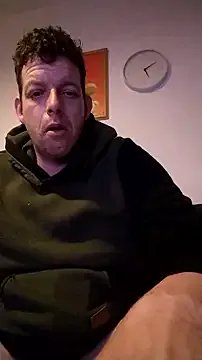 Knuffelstaaff123 from StripChat