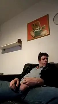 Knuffelstaaff123 from StripChat