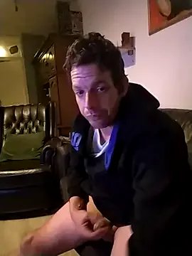 Knuffelstaaff123 from StripChat