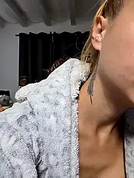 kylie_blck from StripChat