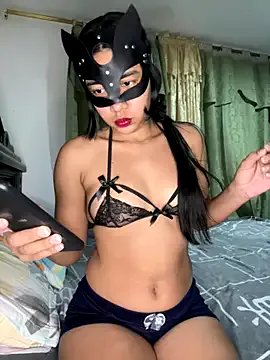 Kyra__Rose from StripChat