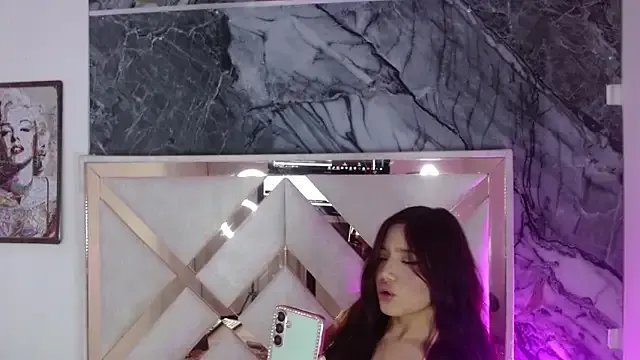 ladymooncs from StripChat