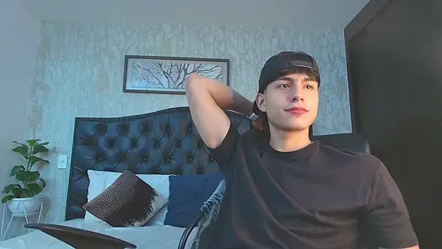 Lander_Cruz from StripChat