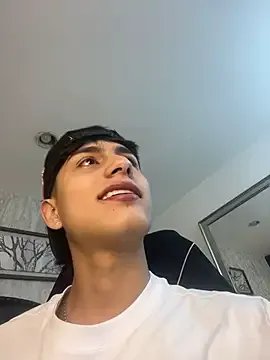 Lander_Cruz from StripChat