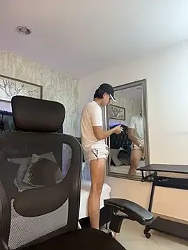 Lander_Cruz from StripChat