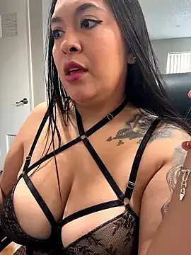 latina_curvy22 from StripChat