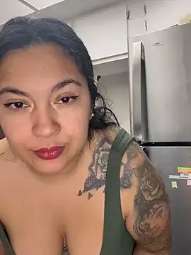 latina_curvy22 from StripChat