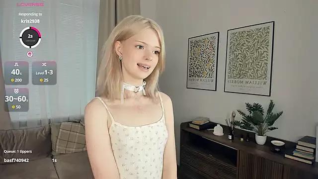 Naked Room LaureMestler 