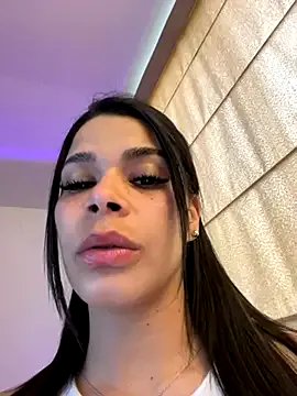 Leah_Honey26 from StripChat