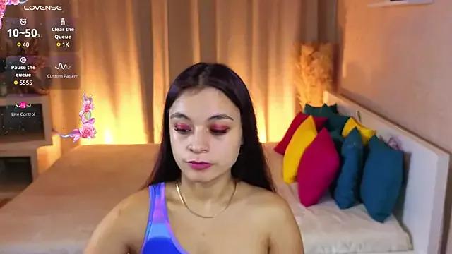 Leila_Hefner from StripChat