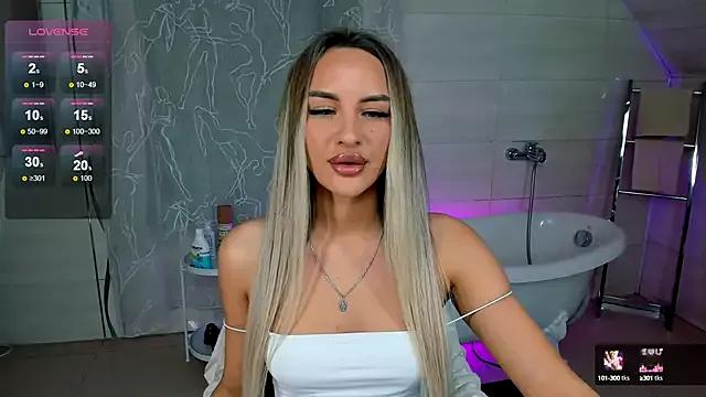 Leilalav from StripChat