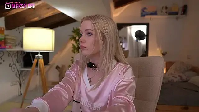 LexieLoree from StripChat