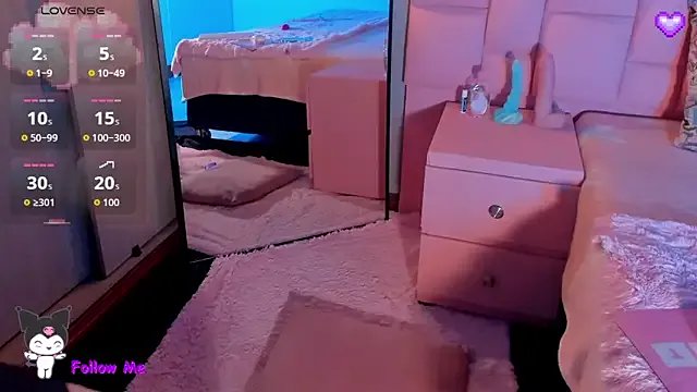 Lexyy_Bluee from StripChat