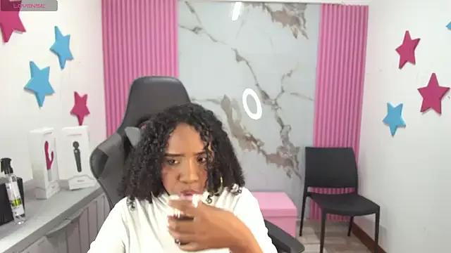 Naked Room lia_16 