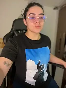 Lia_flowers from StripChat