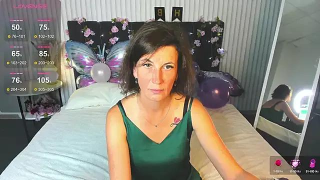 Naked Room Lia_Reyn 