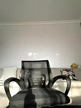 Naked Room Lil-shawrie 