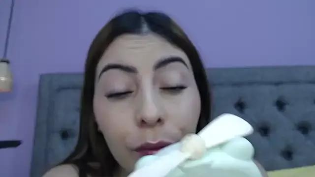 LilaSuni from StripChat