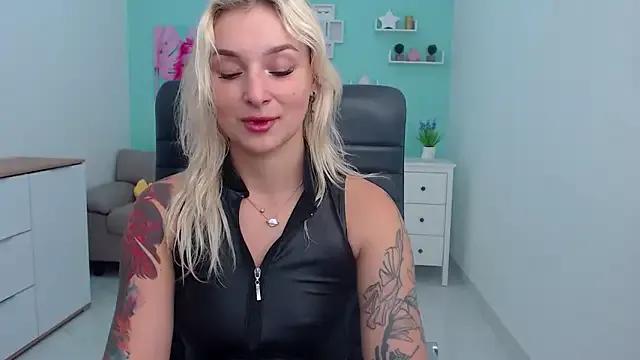 LilFleurish from StripChat