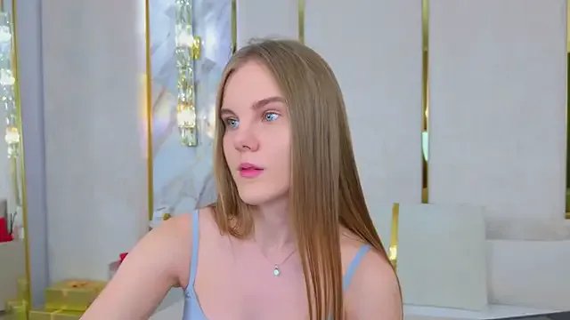 Lili_Lohan from StripChat