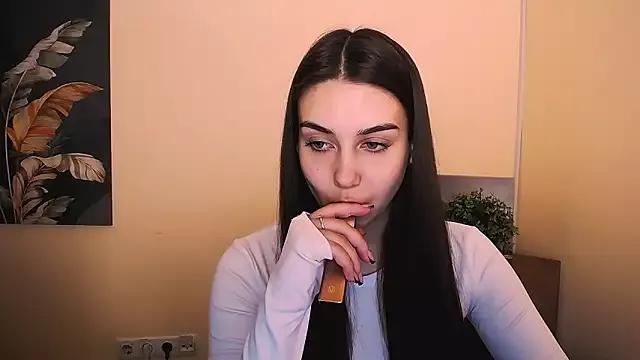 Lili_magic from StripChat is Freechat