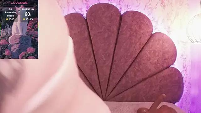 Lilith_curvy from StripChat