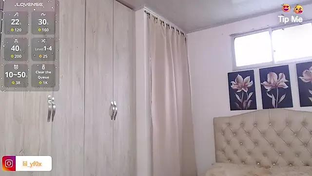 Lily_f00x from StripChat