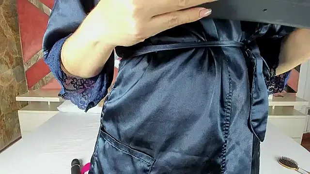 Lily_Queen30 from StripChat