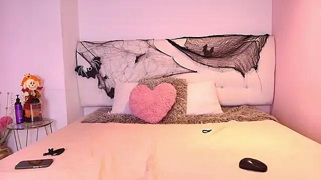 Lilyth_bloom from StripChat