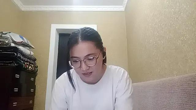 LinneaHyles from StripChat