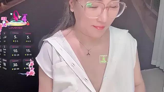 Liqinqin from StripChat