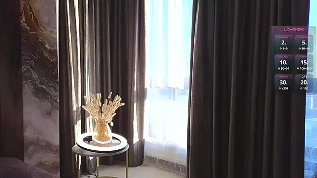 LisetteCunningan from StripChat