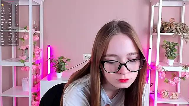 LittleCutieSandy from StripChat