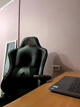 LizzyShine from StripChat