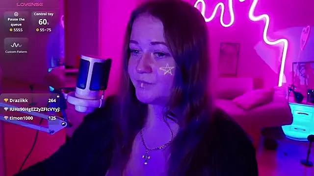 LizzyShine from StripChat