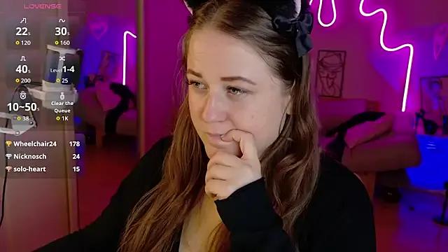 LizzyShine from StripChat