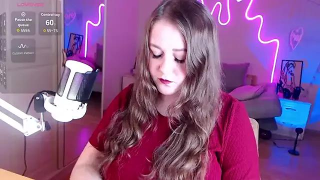 LizzyShine from StripChat