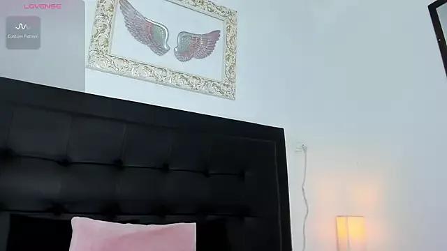 Lola_Blondie from StripChat