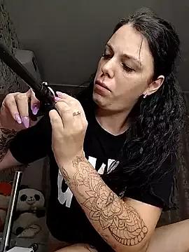 Naked Room Lola_Hale 